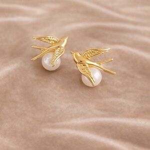 Charming Gold Bird Pearl Earrings
